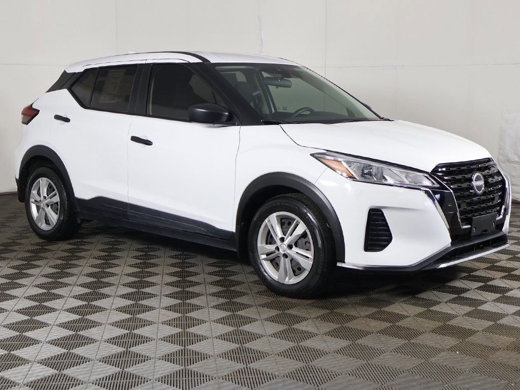 Used 2023 Nissan Kicks S image 2