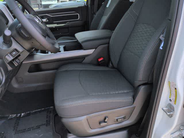 New 2026 RAM 3500 Big Horn AWD/4WD image 17