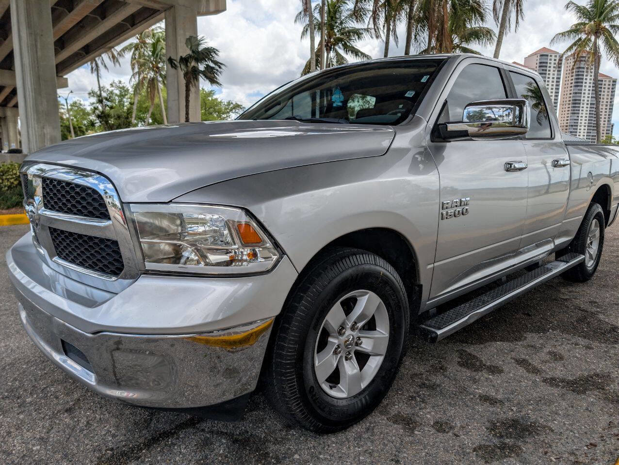 Used 2018 RAM 1500 Classic SLT image 10