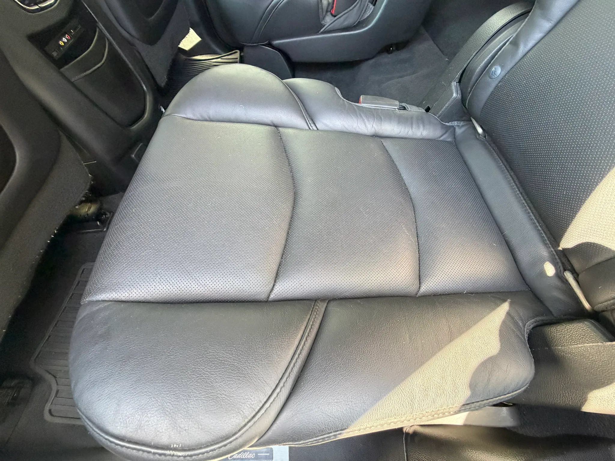 Used 2016 Cadillac Escalade Luxury RWD image 30