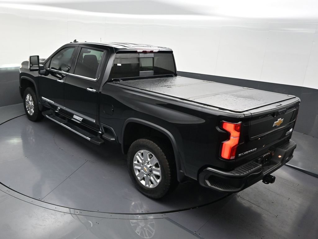 Used 2024 Chevrolet Silverado 2500 High Country w/ High Country Premium Package AWD/4WD image 19