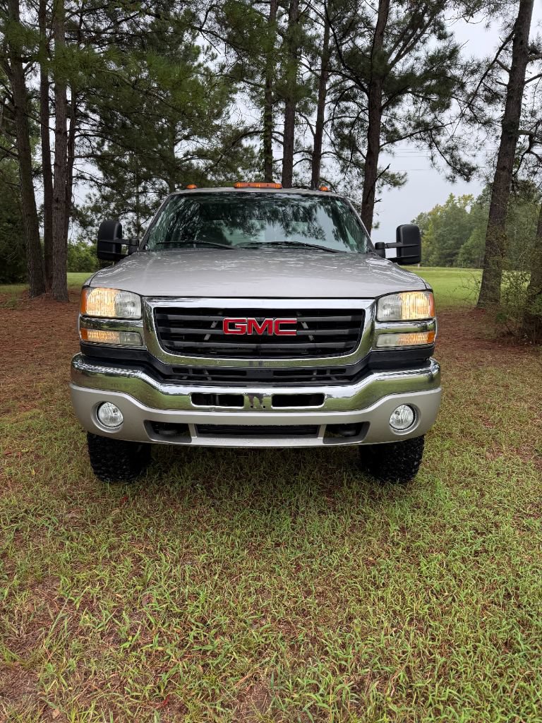 Used 2007 GMC Sierra 3500 SLT w/ Heavy-Duty Power Package AWD/4WD image 4