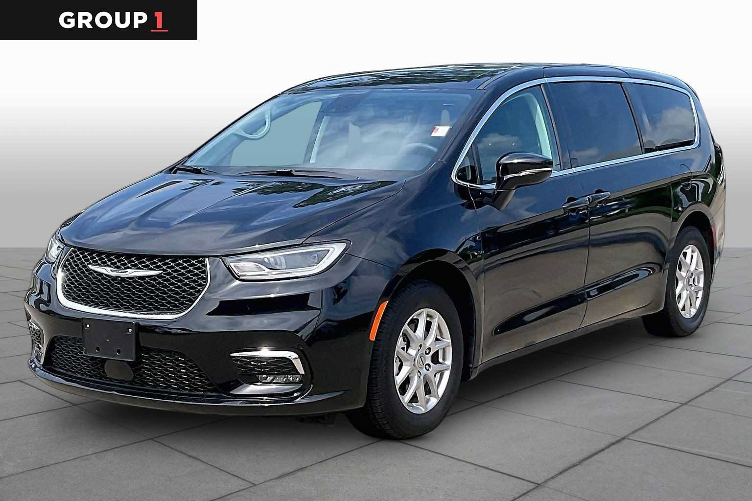 Certified 2024 Chrysler Pacifica Touring-L