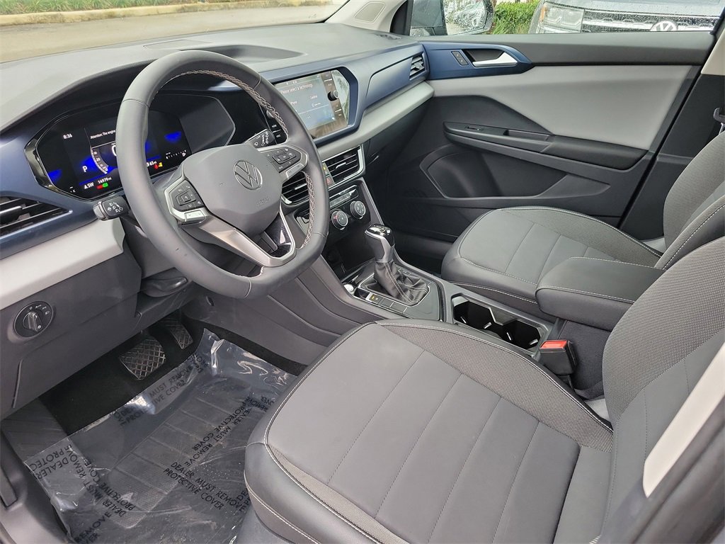 Used 2023 Volkswagen Taos SE w/ Black Wheel Package image 13