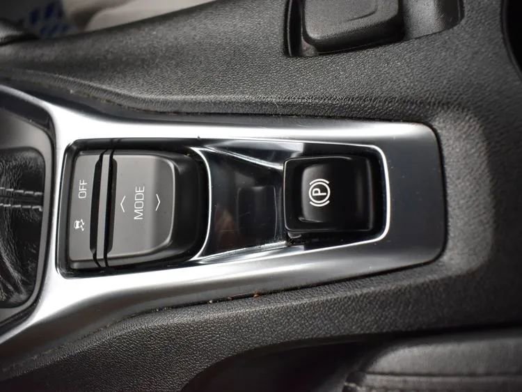 Used 2023 Chevrolet Camaro LT RWD image 30