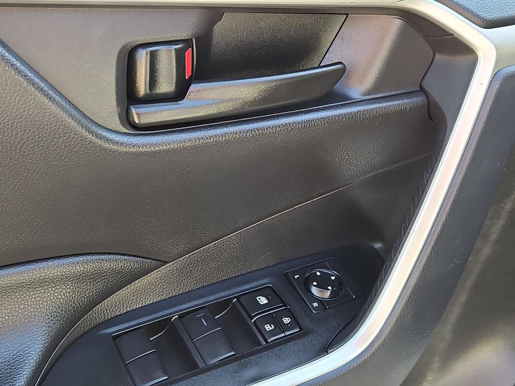 Used 2025 Toyota RAV4 LE FWD image 13