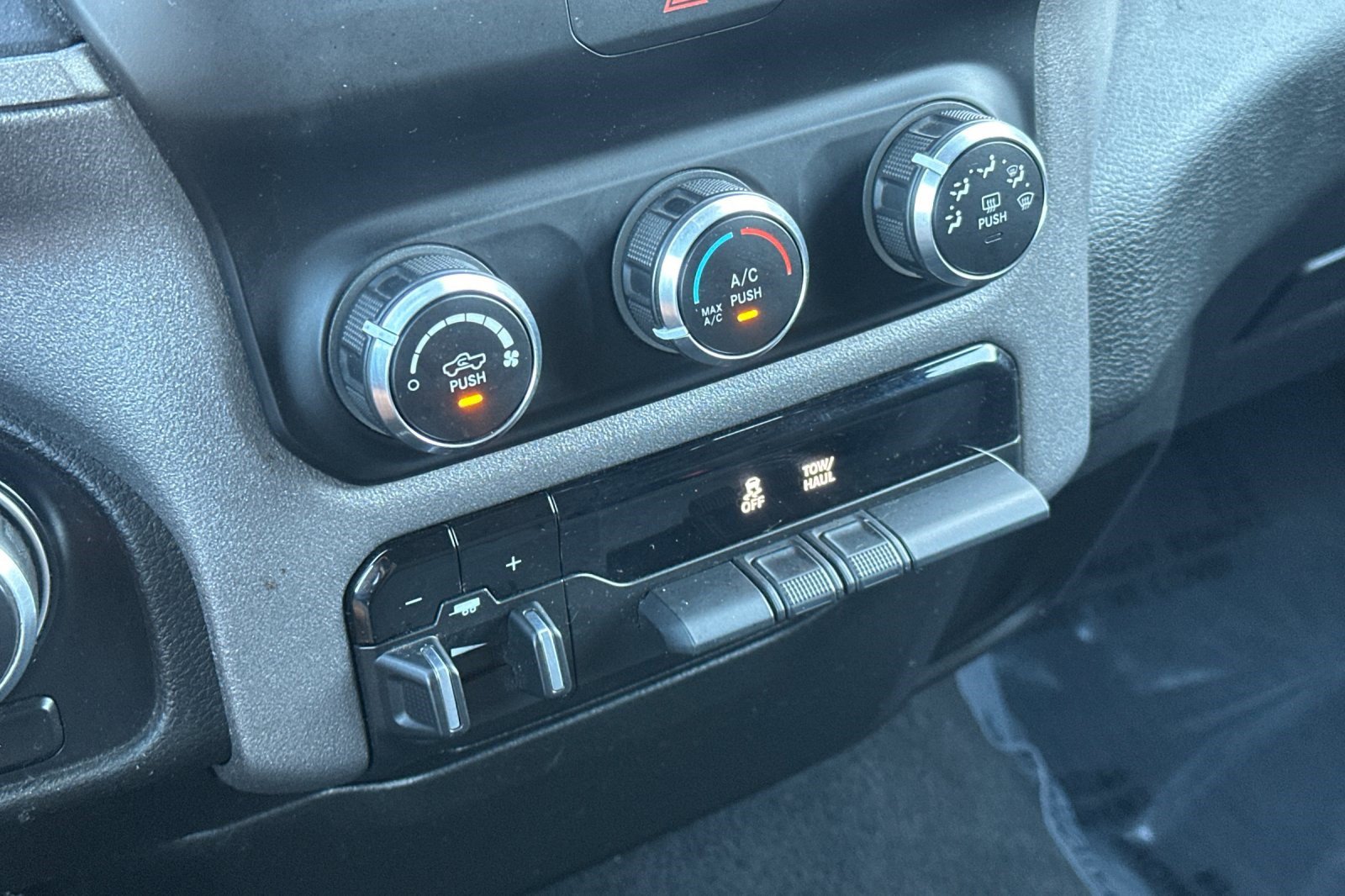 Used 2019 RAM 1500 Tradesman AWD/4WD image 19