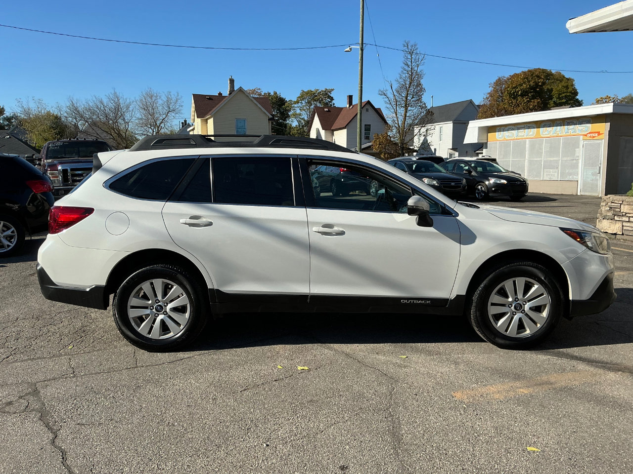 Used 2019 Subaru Outback 2.5i Premium image 2