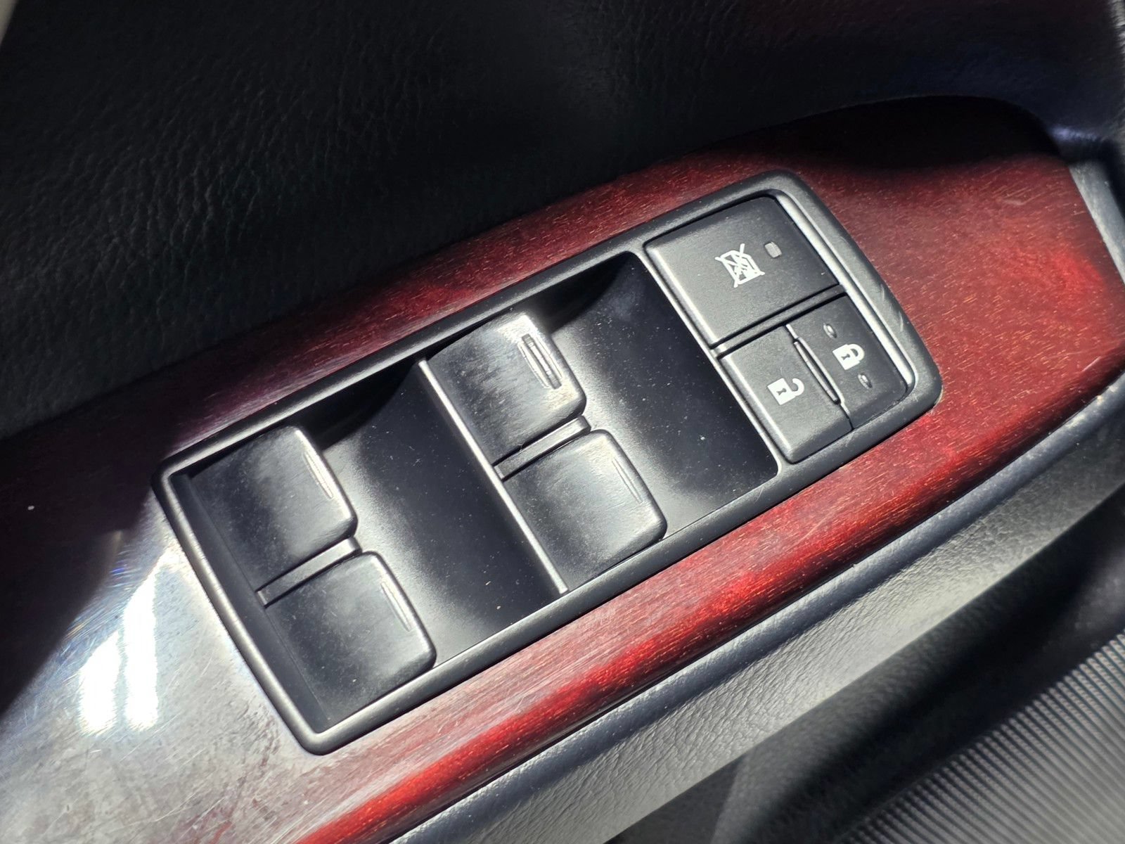 Used 2016 Lexus GX 460 w/ Premium Package AWD/4WD image 23