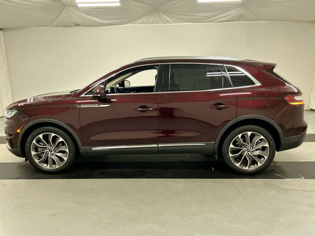 Used 2022 Lincoln Nautilus Reserve w/ Luxury Package image 6