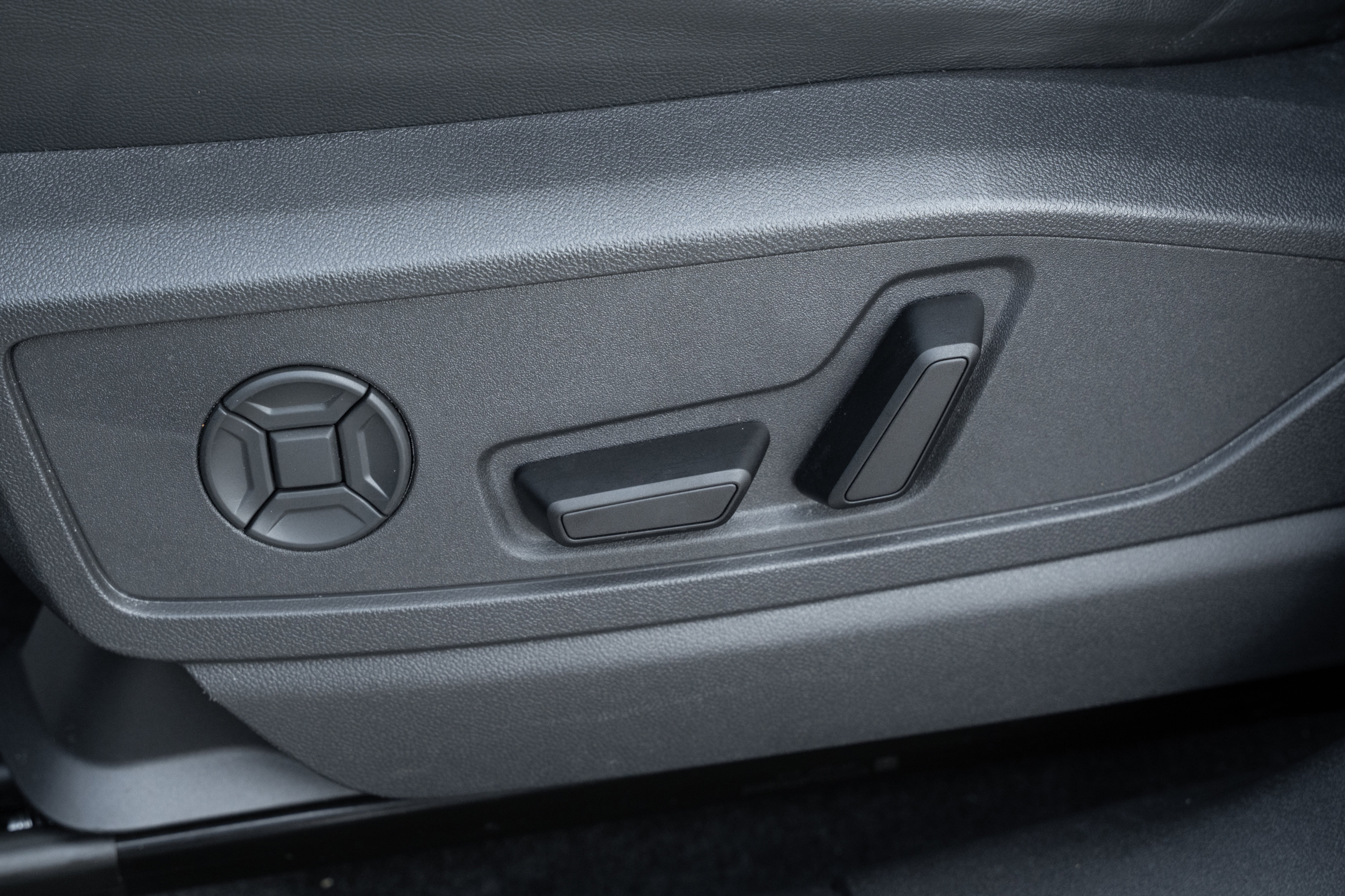 Certified 2025 Audi Q5 Premium w/ Convenience Package image 21