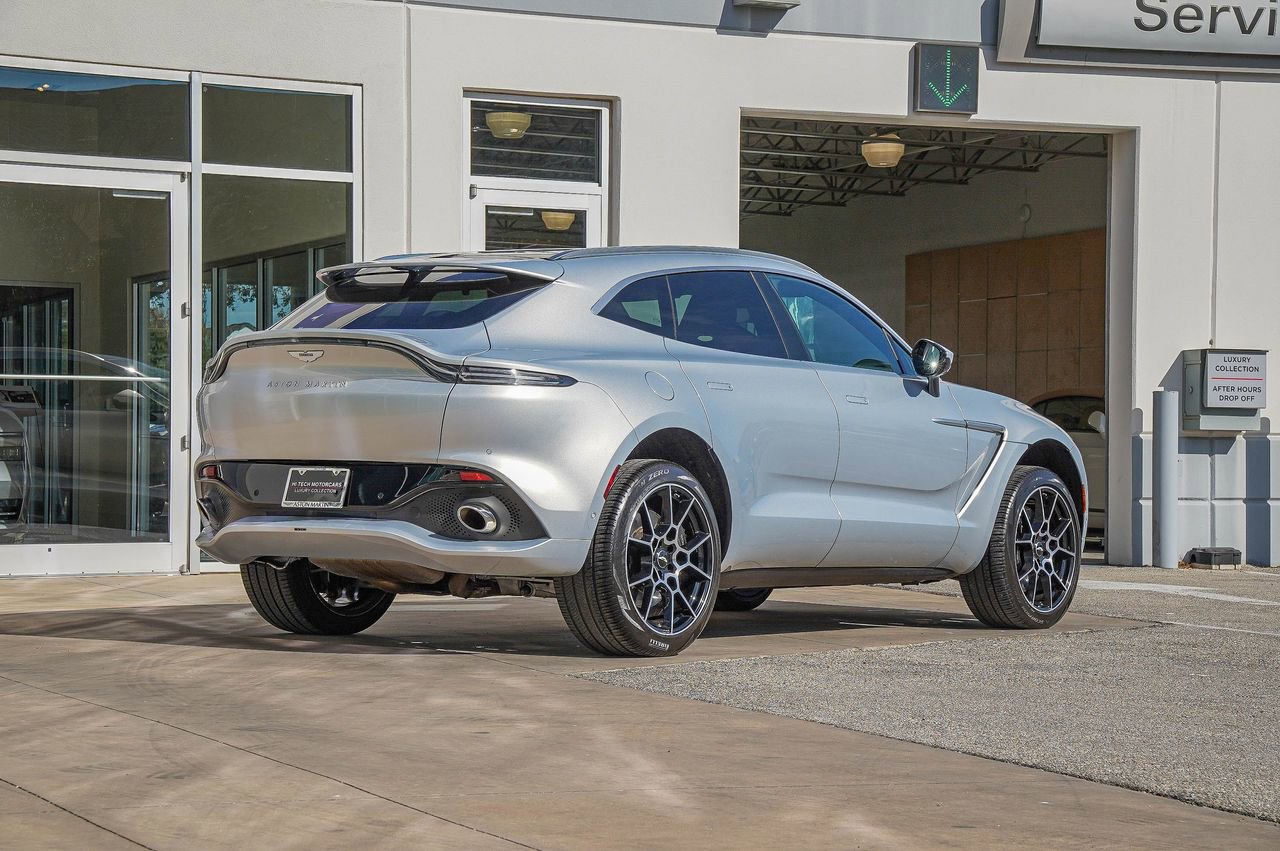 Used 2022 Aston Martin DBX image 11