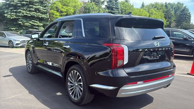 Used 2024 Hyundai Palisade AWD image 5