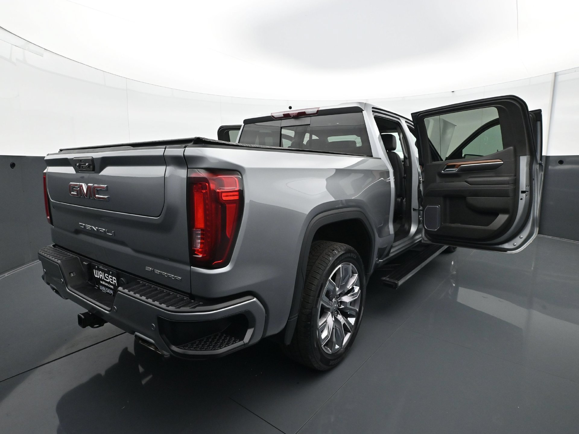 Used 2023 GMC Sierra 1500 Denali w/ Denali Reserve Package AWD/4WD image 31