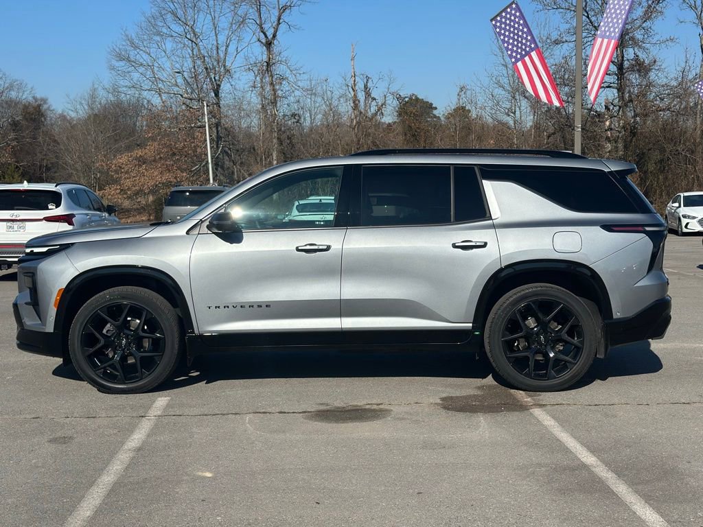Used 2025 Chevrolet Traverse RS w/ LPO, Floor Liner Package image 4