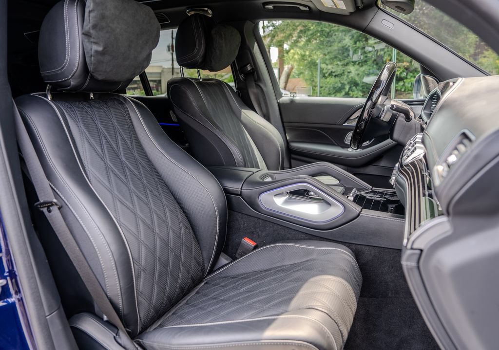 Used 2025 Mercedes-Benz Maybach GLS 600 4MATIC image 30
