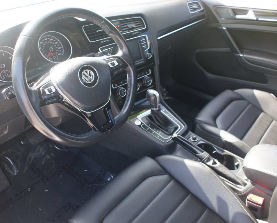 Used 2017 Volkswagen Golf SE FWD image 10