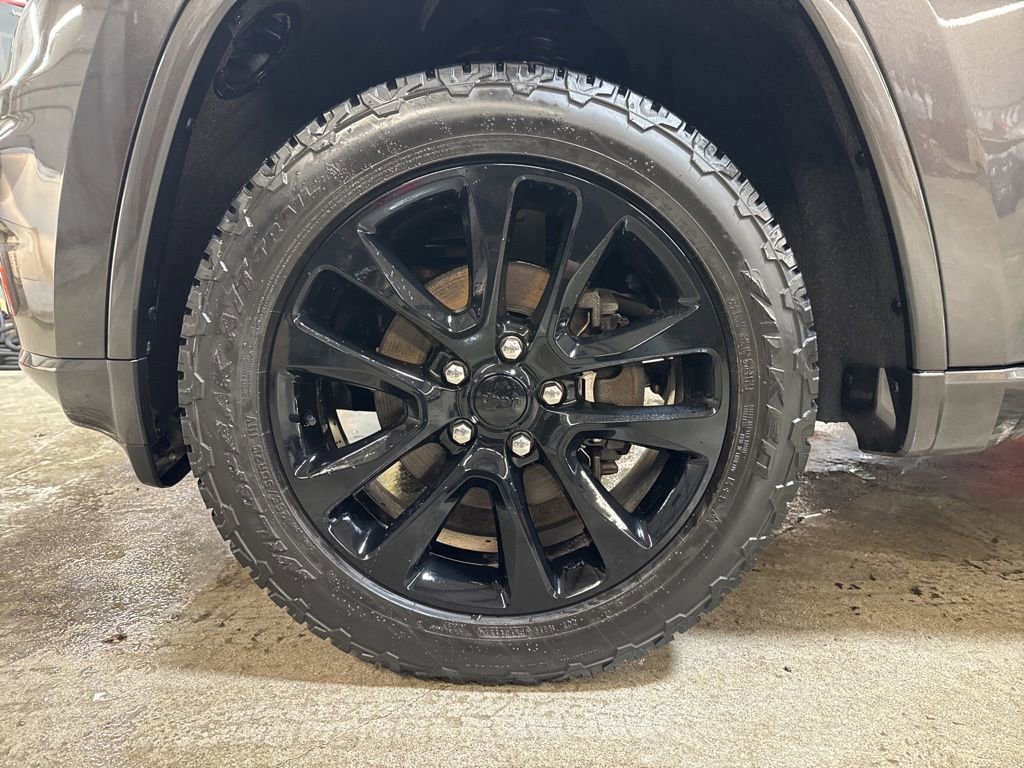 Certified 2020 Jeep Grand Cherokee Altitude image 30