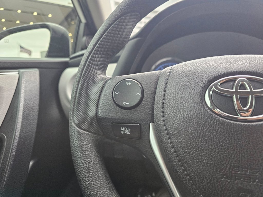 Used 2019 Toyota Corolla LE FWD image 34