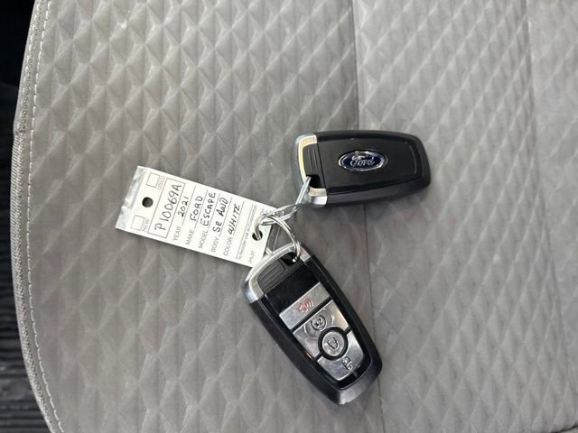 Used 2021 Ford Escape SE w/ Cold Weather Package image 31