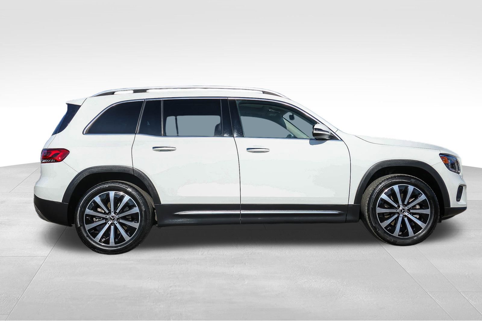 Used 2022 Mercedes-Benz GLB 250 image 4