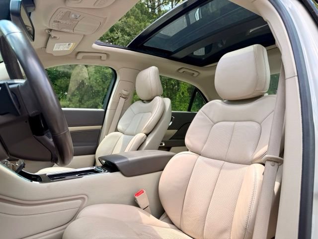 Used 2019 Lincoln Continental Select FWD image 27