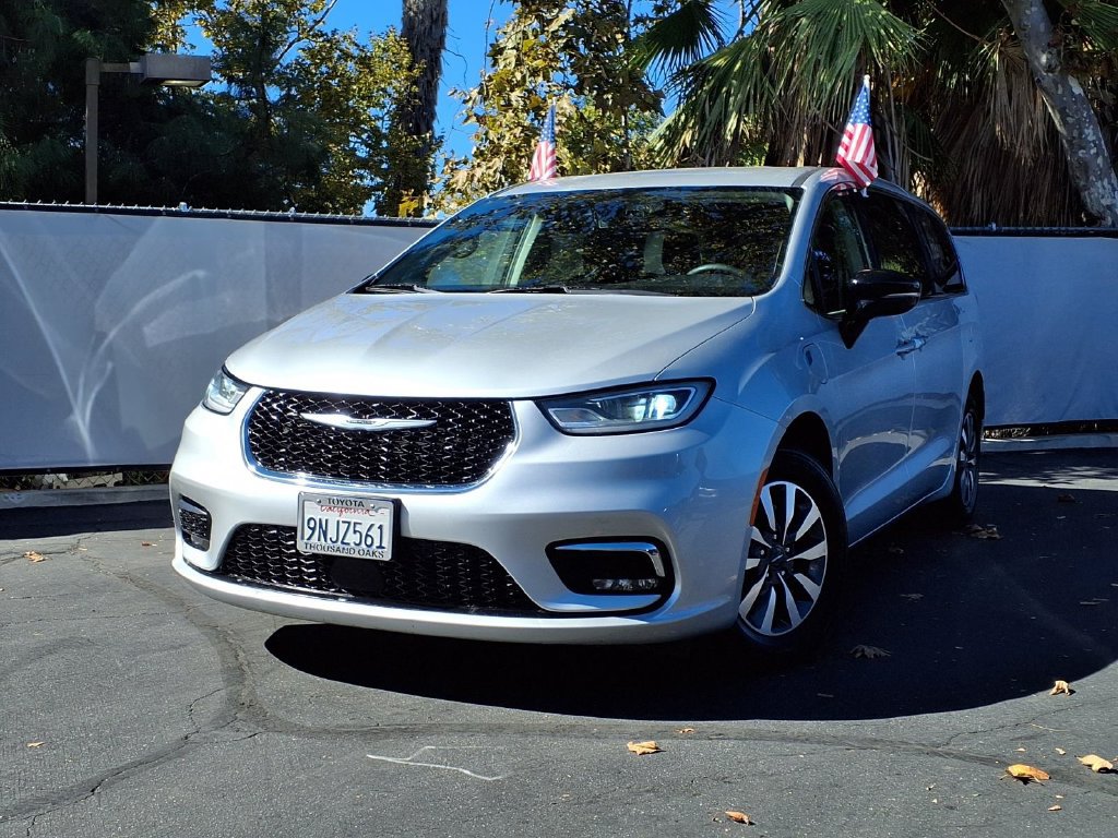Used 2024 Chrysler Pacifica Limited FWD image 37