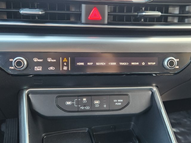 Used 2025 Kia Carnival SX Prestige FWD image 21