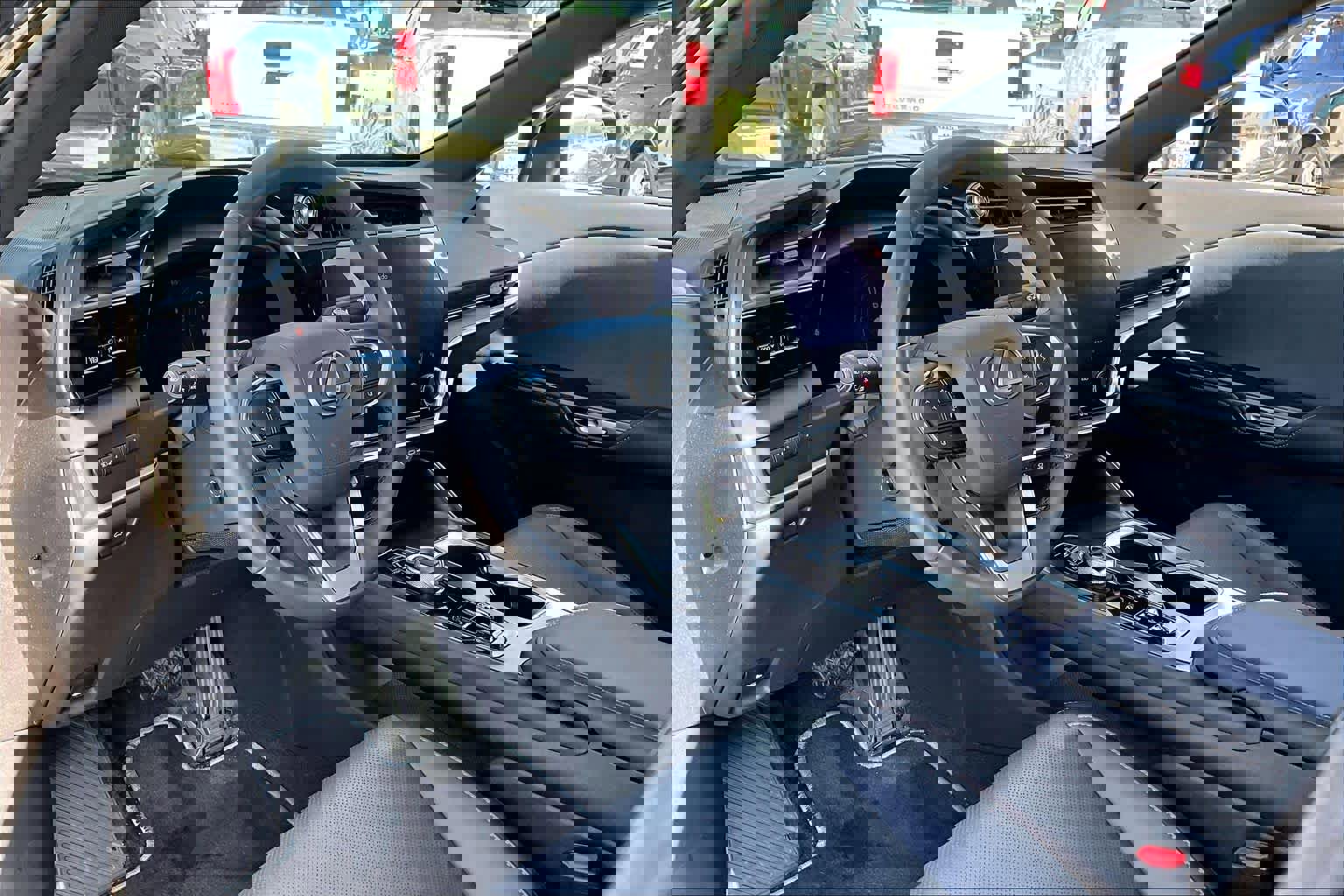 Used 2024 Lexus RZ 300e Premium image 17