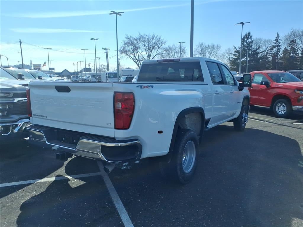New 2026 Chevrolet Silverado 3500 LT w/ All Star Edition AWD/4WD image 4