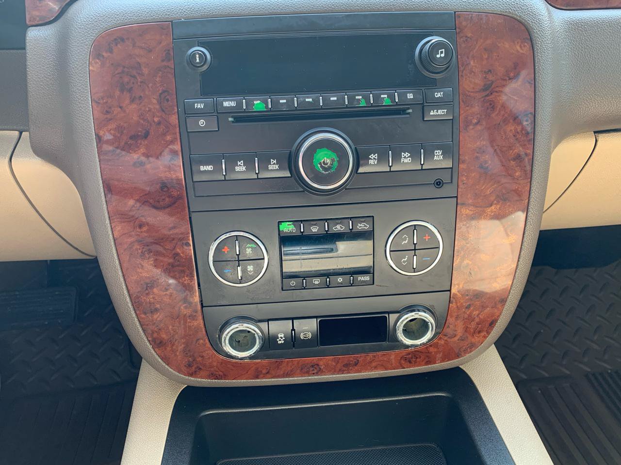 Used 2013 Chevrolet Silverado 3500 LTZ RWD image 25