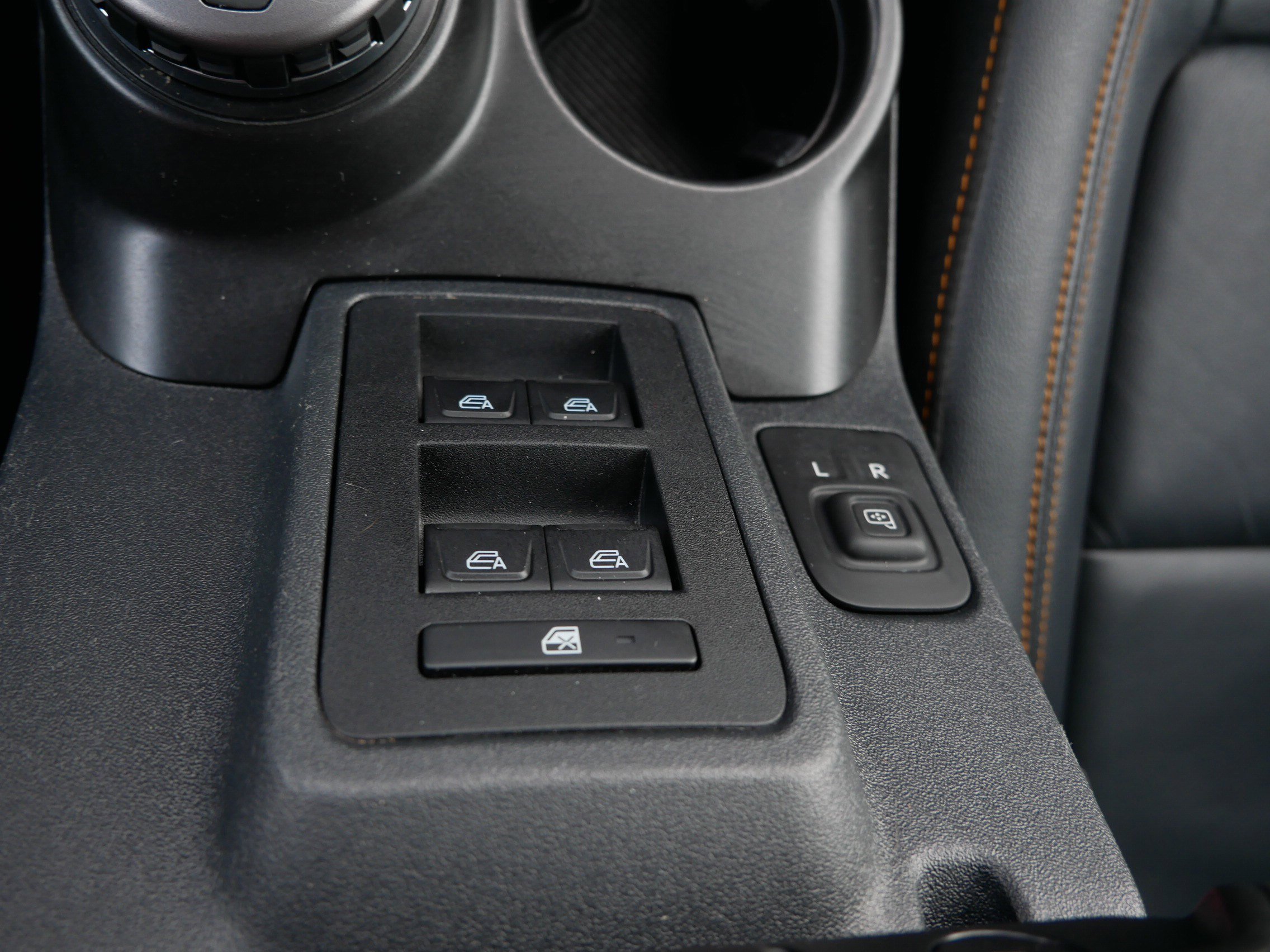 Used 2022 Ford Bronco Badlands image 40