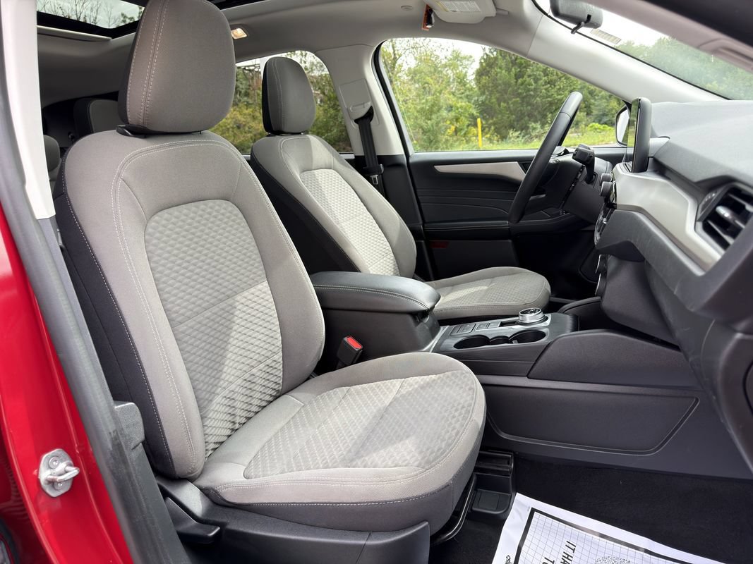 Used 2022 Ford Escape SE w/ SE Sport Appearance Package AWD/4WD image 34