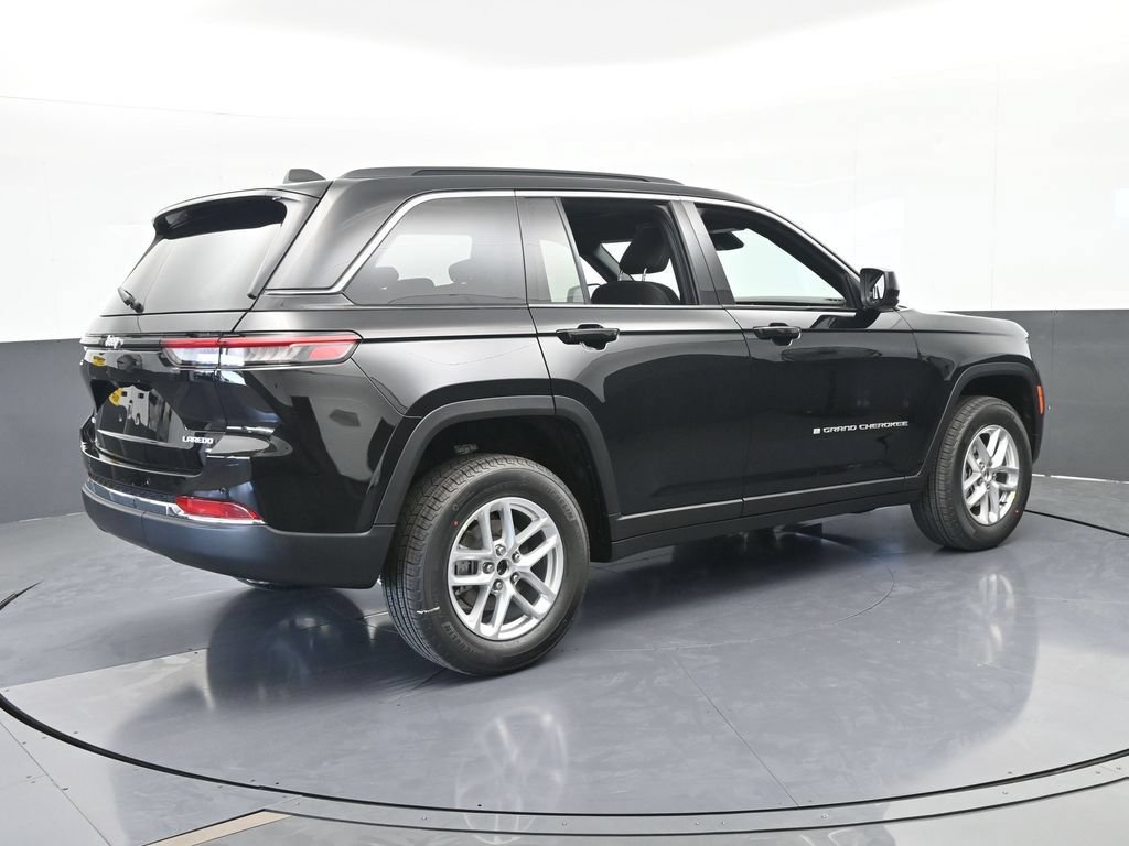 New 2026 Jeep Grand Cherokee Laredo X AWD/4WD image 6