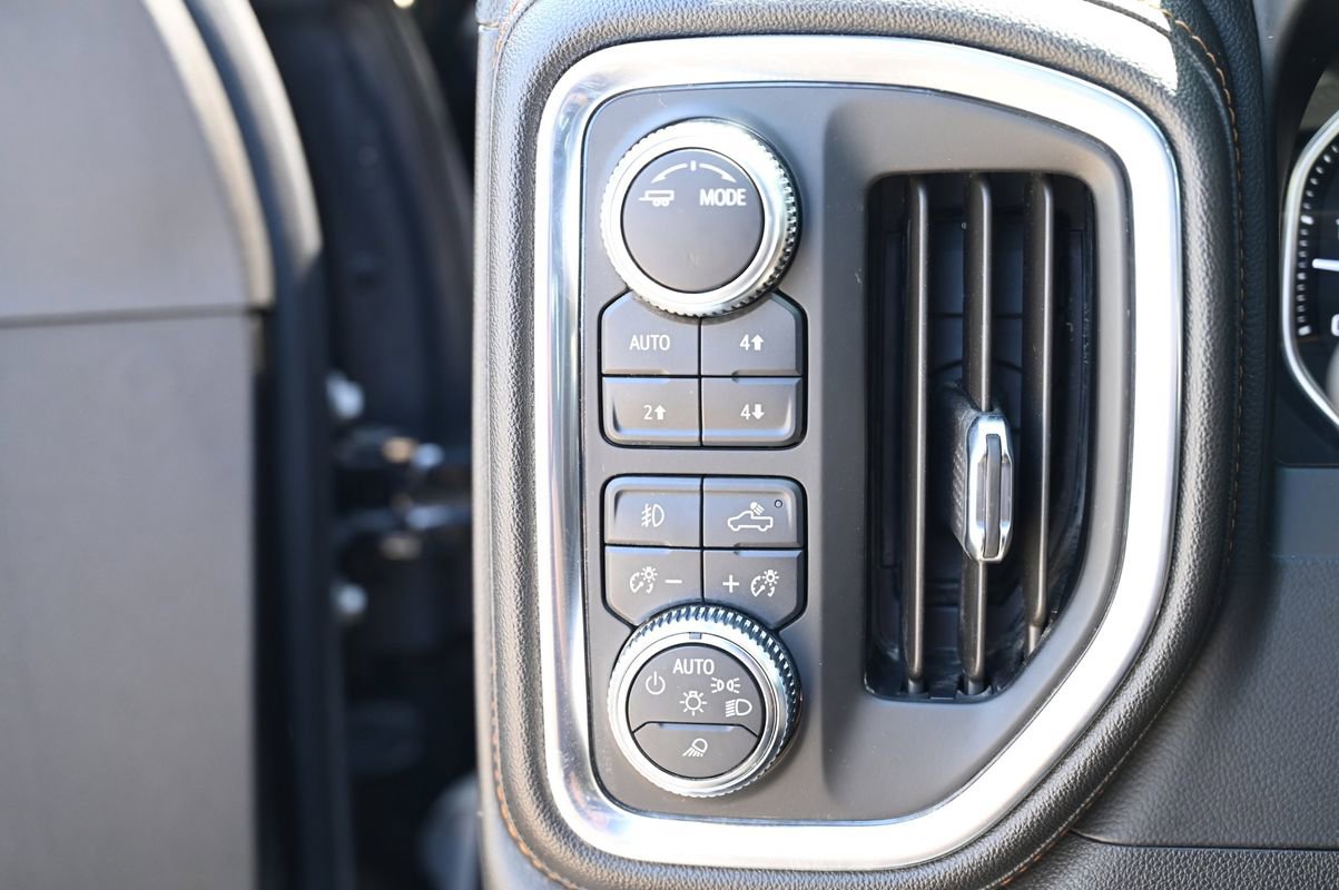 Used 2021 GMC Sierra 3500 AT4 w/ AT4 Preferred Package AWD/4WD image 25