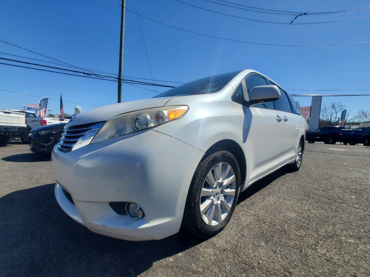 Used 2012 Toyota Sienna Limited w/ Premium Pkg AWD/4WD image 1