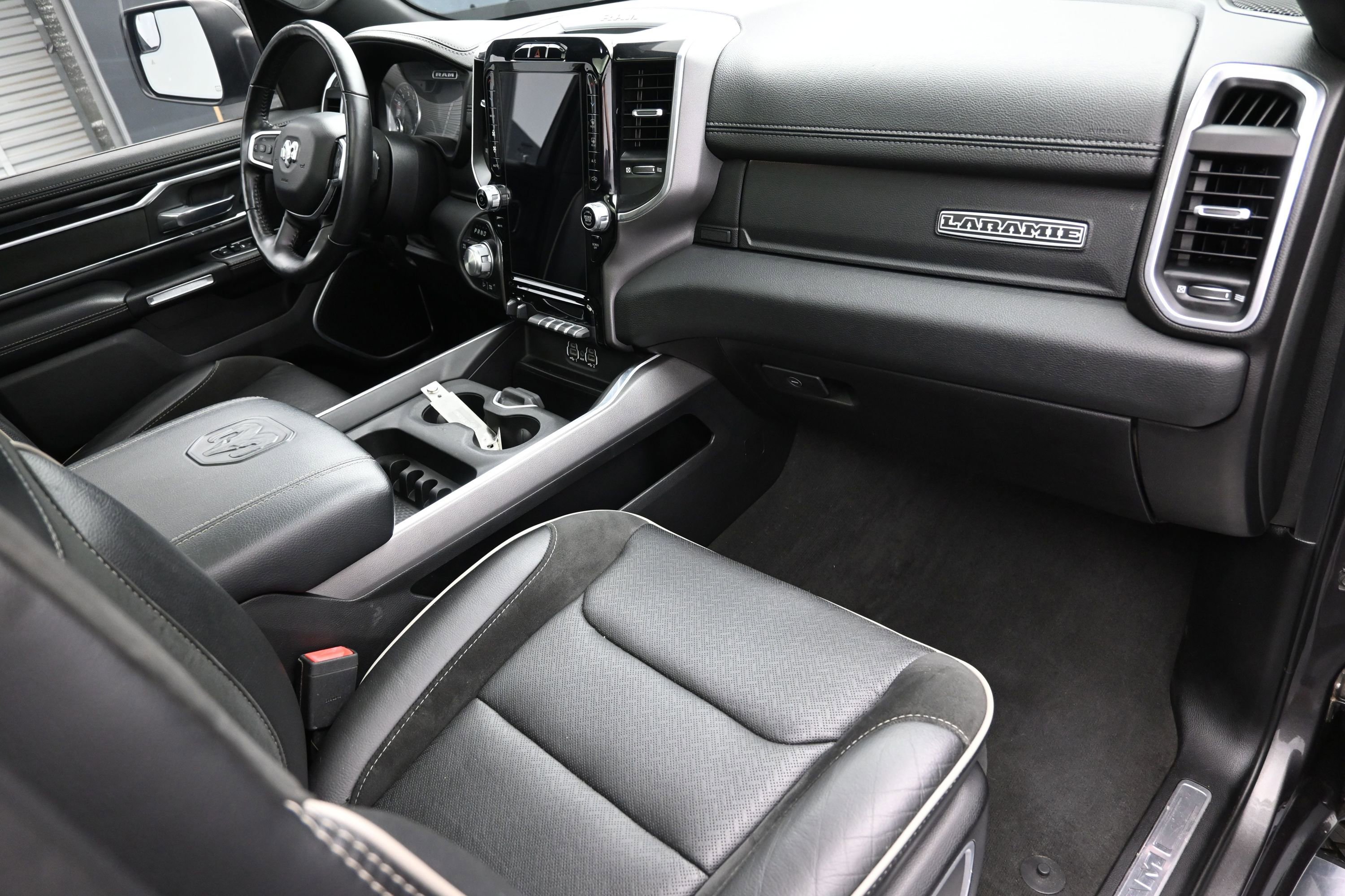 Used 2020 RAM 1500 Laramie w/ Sport Appearance Package AWD/4WD image 40