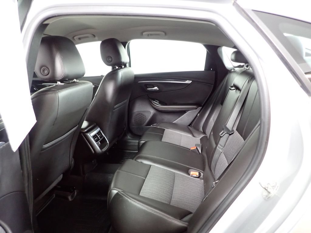 Used 2016 Chevrolet Impala LT FWD image 28