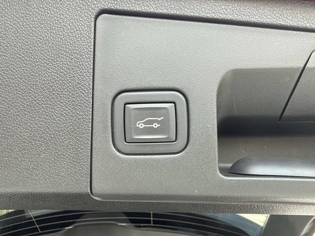 Certified 2023 Cadillac XT4 Premium Luxury w/ Cold Weather Package AWD/4WD image 28