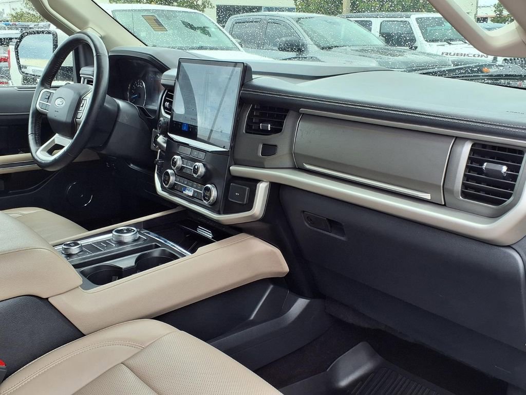 Used 2022 Ford Expedition XLT AWD/4WD image 15