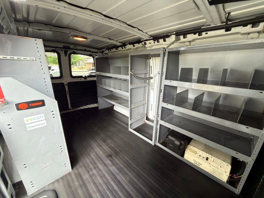 Used 2007 GMC Savana 2500 RWD image 24