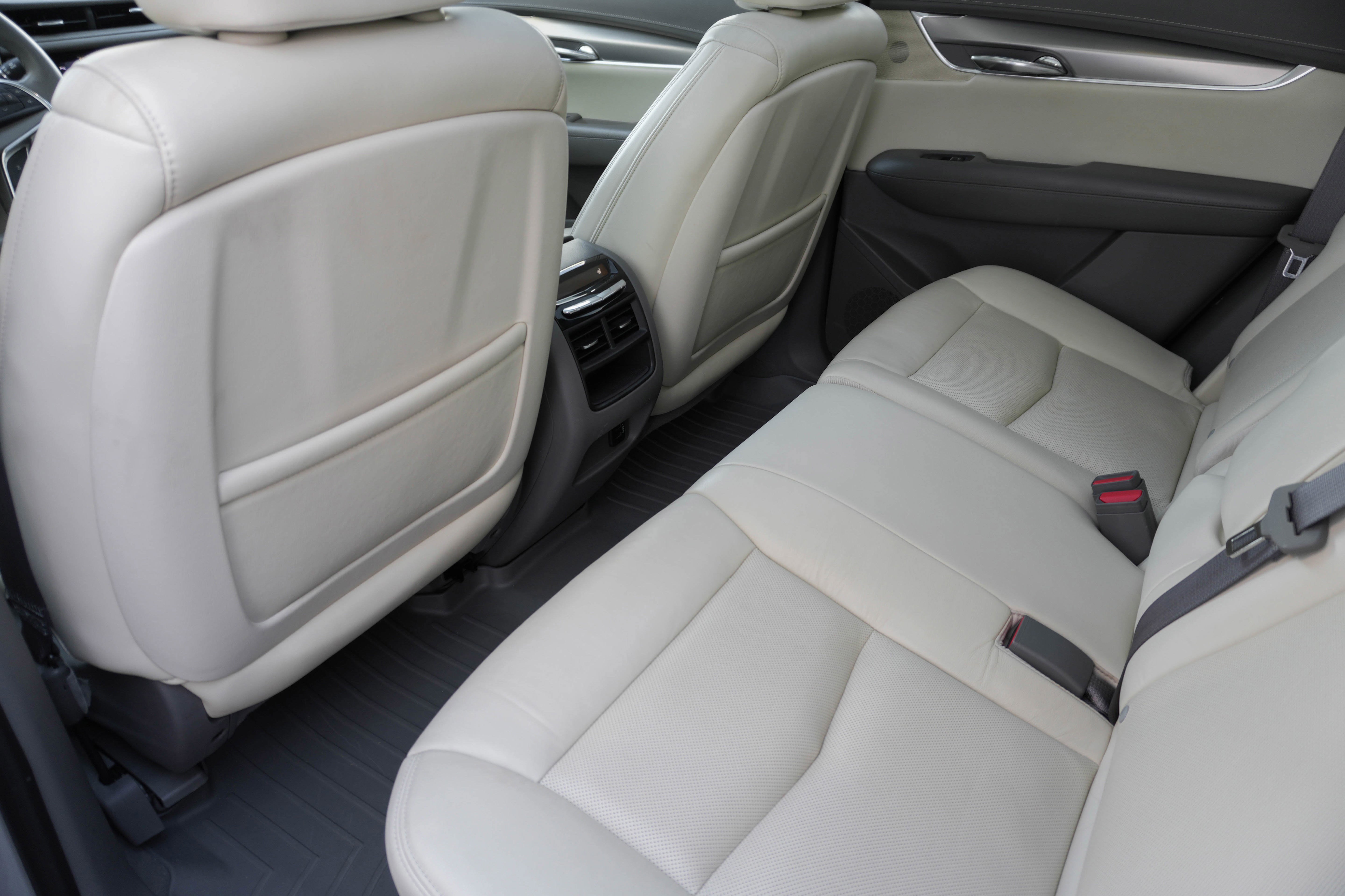 Used 2017 Cadillac XT5 Luxury w/ Driver Awareness Package image 37