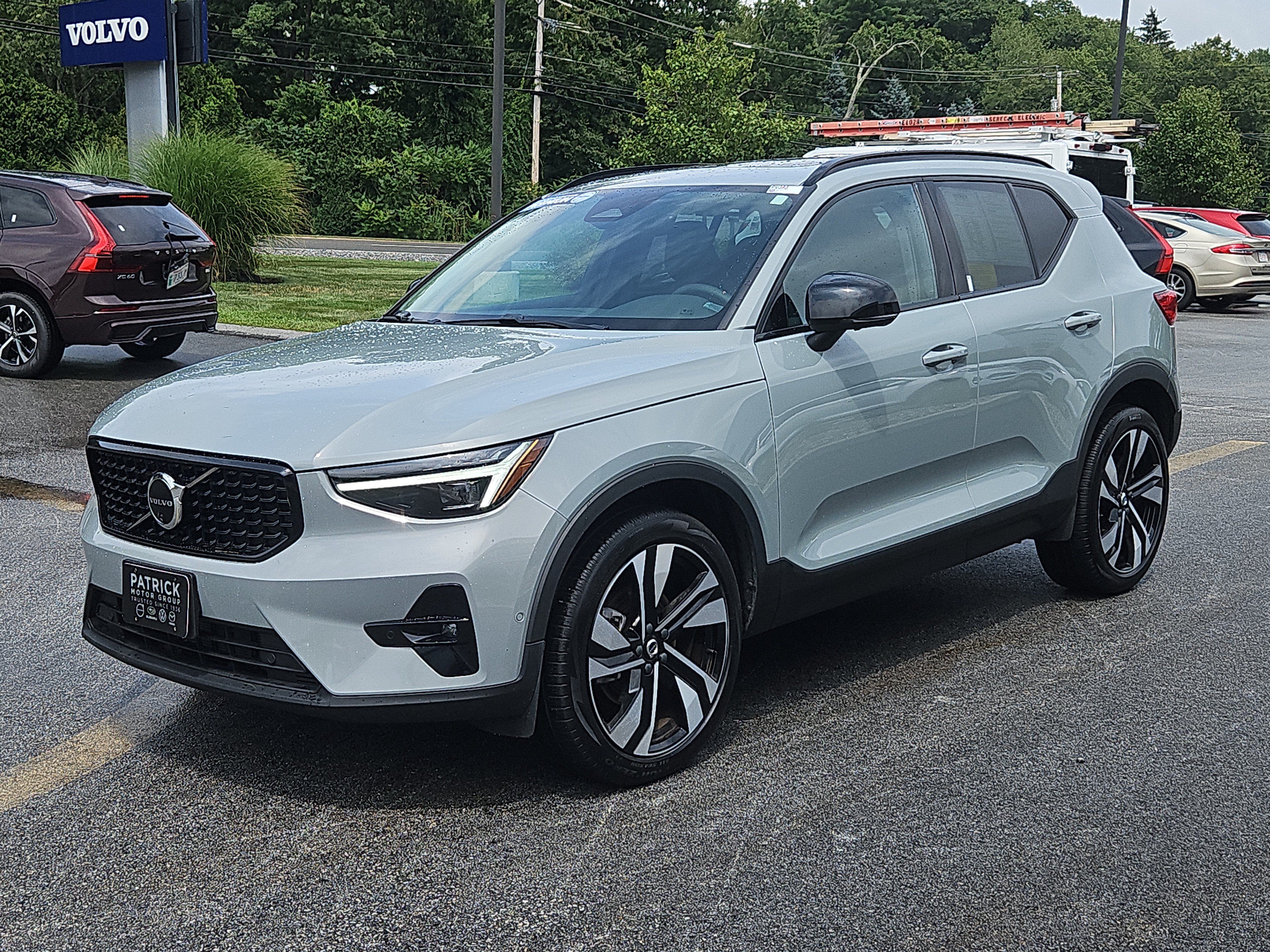 Used 2024 Volvo XC40 B5 Plus w/ Protection Package Premier AWD/4WD image 25