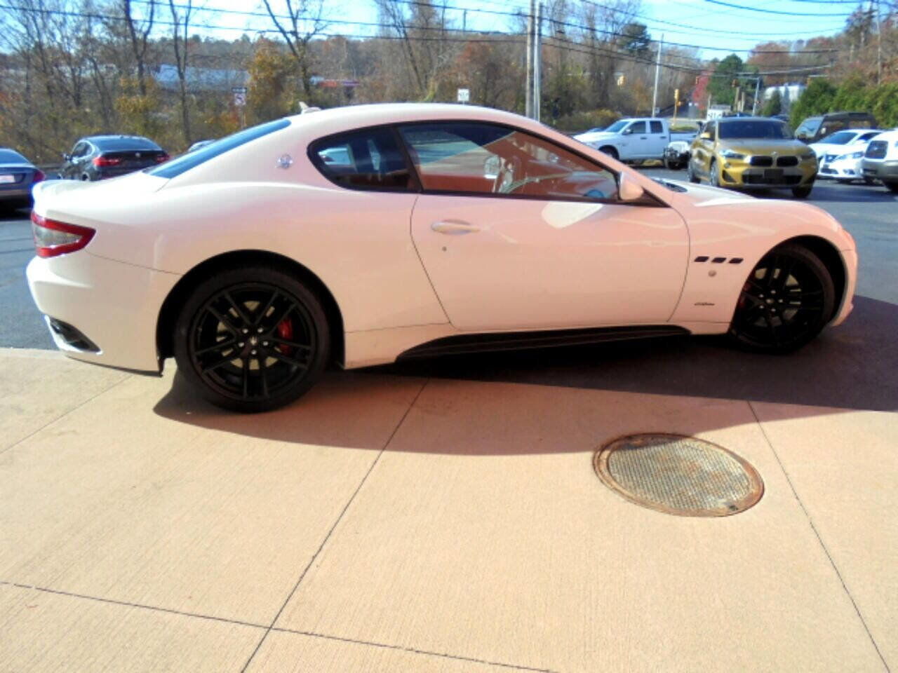 Used 2017 Maserati GranTurismo Sport image 4