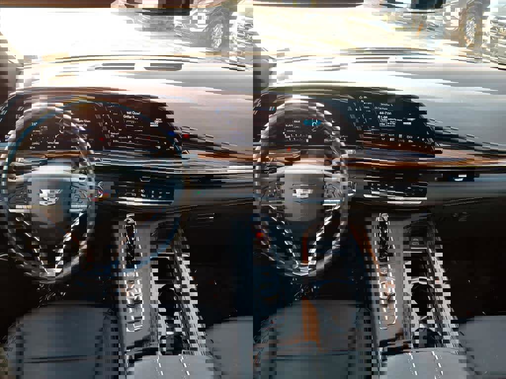 Used 2021 Cadillac Escalade Luxury image 10