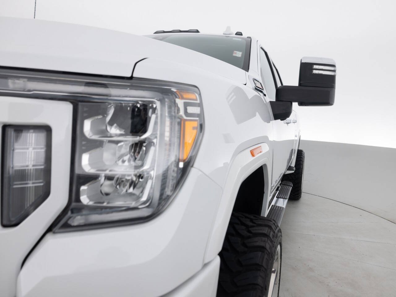 Used 2020 GMC Sierra 2500 Denali w/ Denali Ultimate Package AWD/4WD image 12