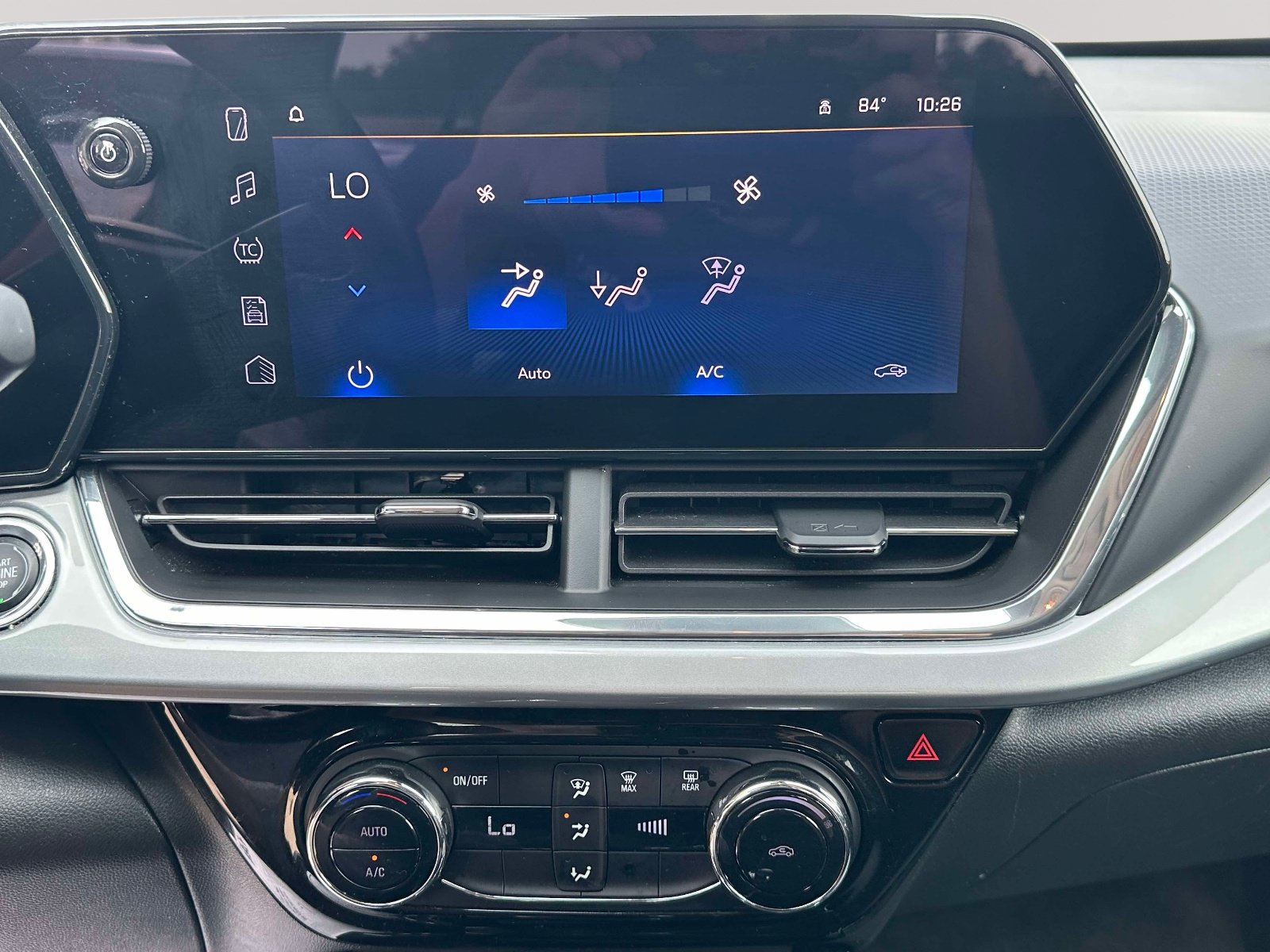 Used 2025 Chevrolet Trax LT FWD image 10