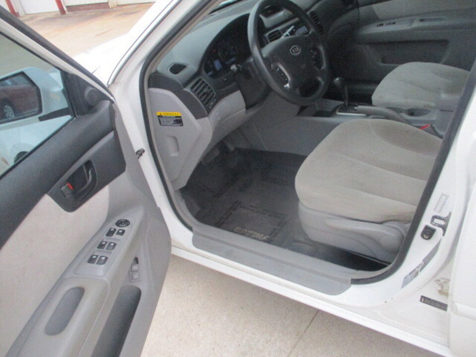 Used 2007 Kia Optima LX image 9