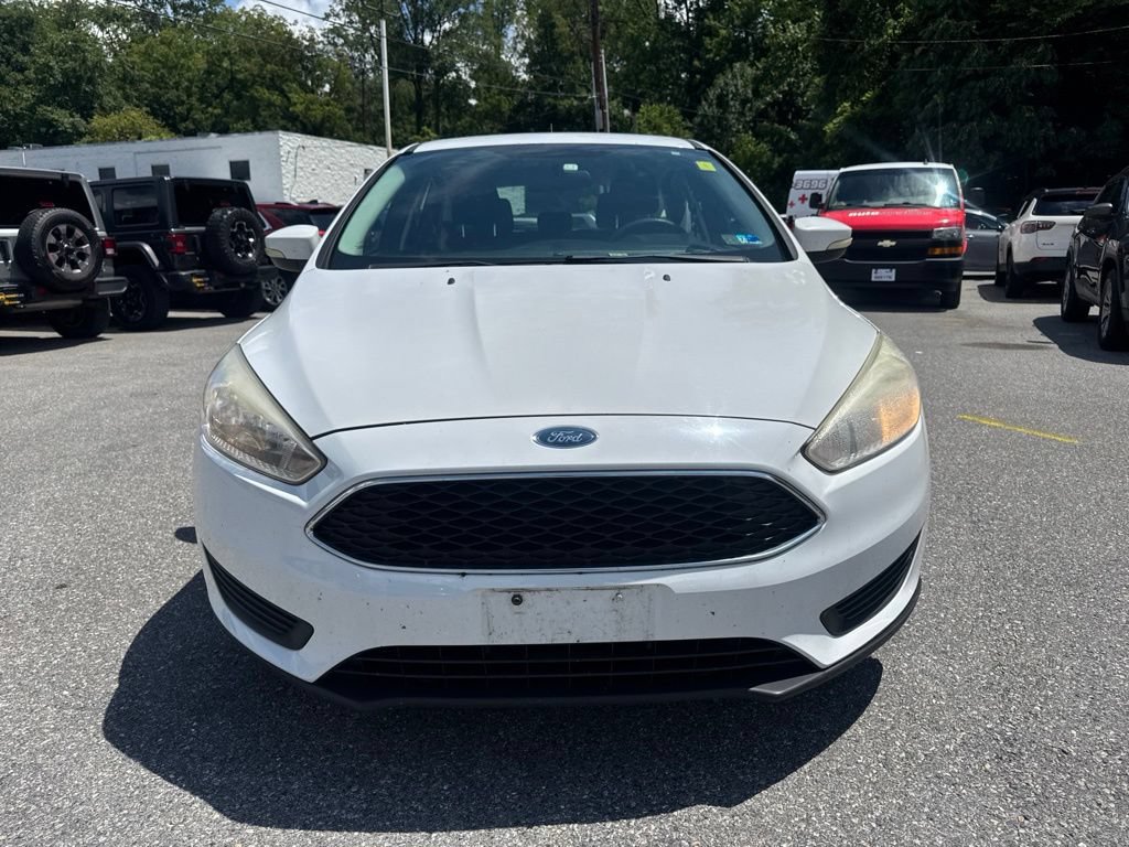 Used 2017 Ford Focus SE FWD image 2
