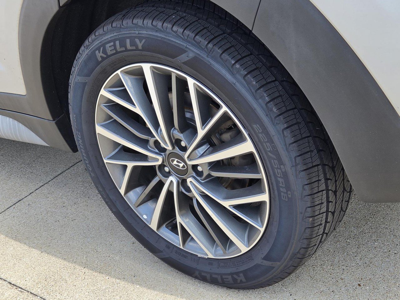 Used 2021 Hyundai Tucson Limited AWD/4WD image 7